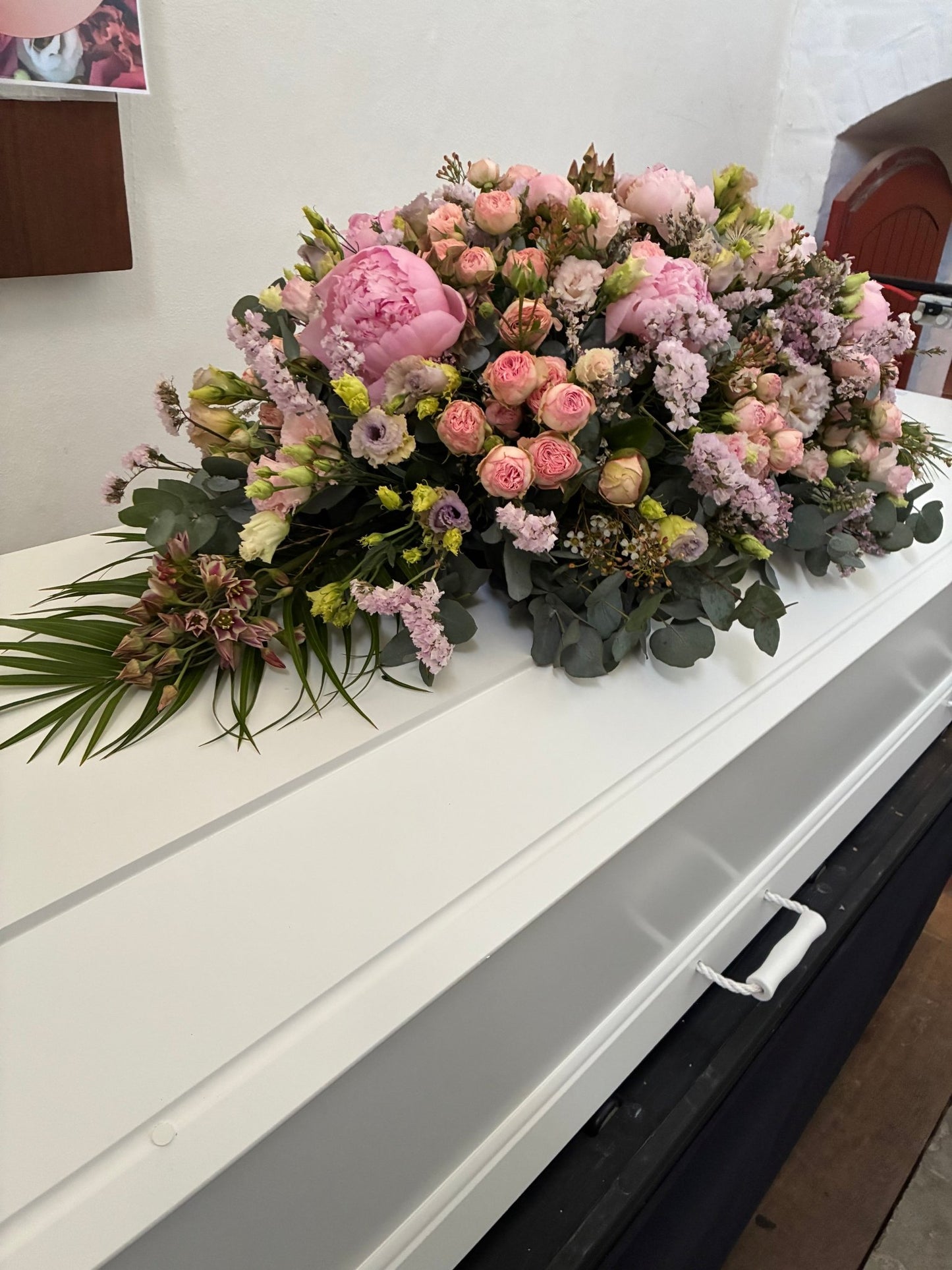 Kistedekoration - Frk. Mollies Blomsterværksted