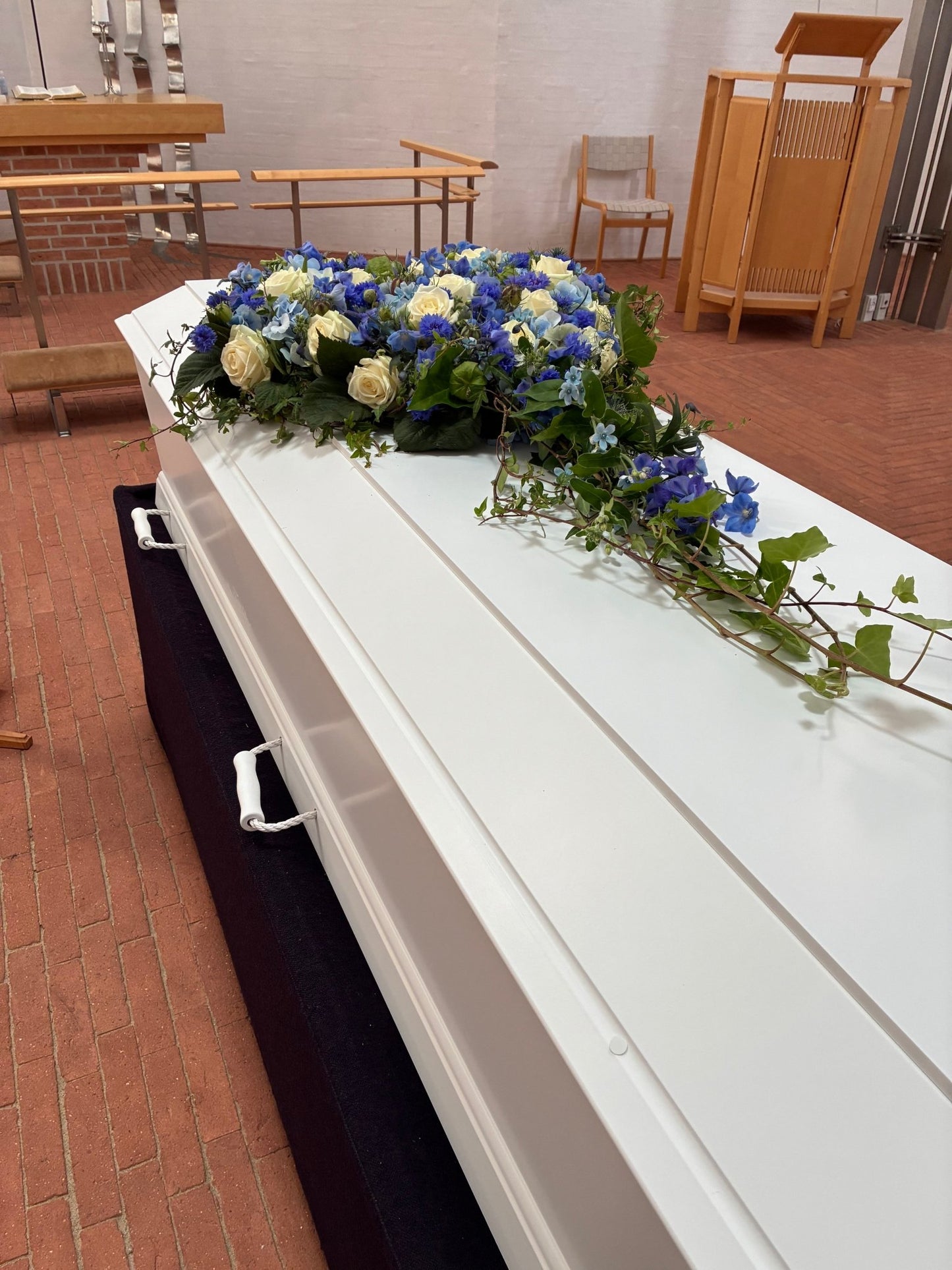 Kistedekoration - Frk. Mollies Blomsterværksted