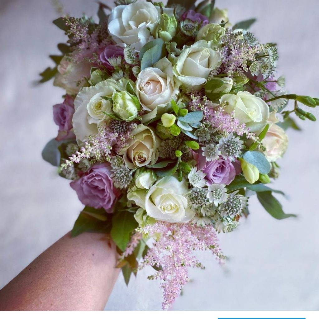 Brudebuket med fald - Frk. Mollies Blomsterværksted