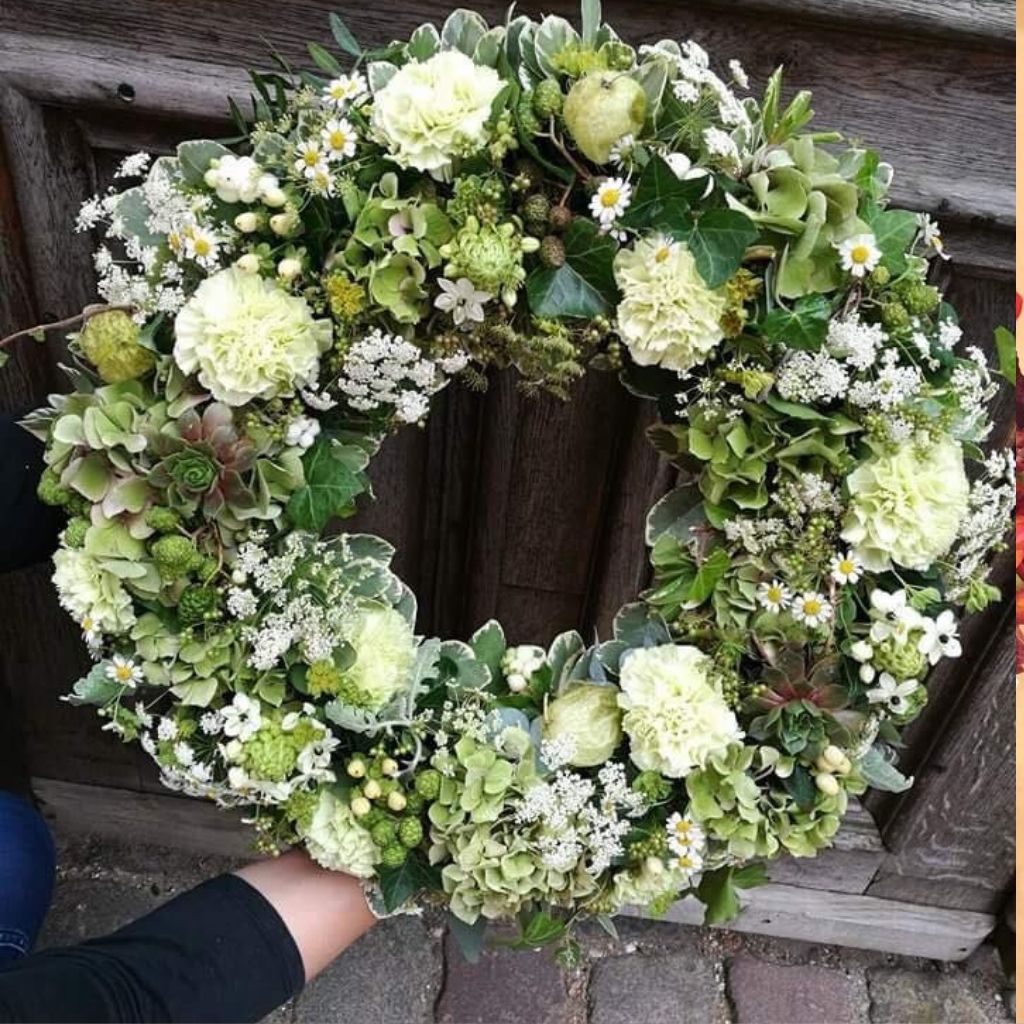 Krans - Frk. Mollies Blomsterværksted