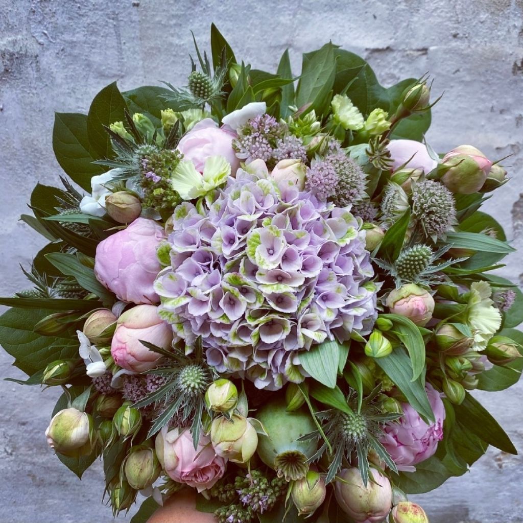 Lav Tæt Buket - Frk. Mollies Blomsterværksted