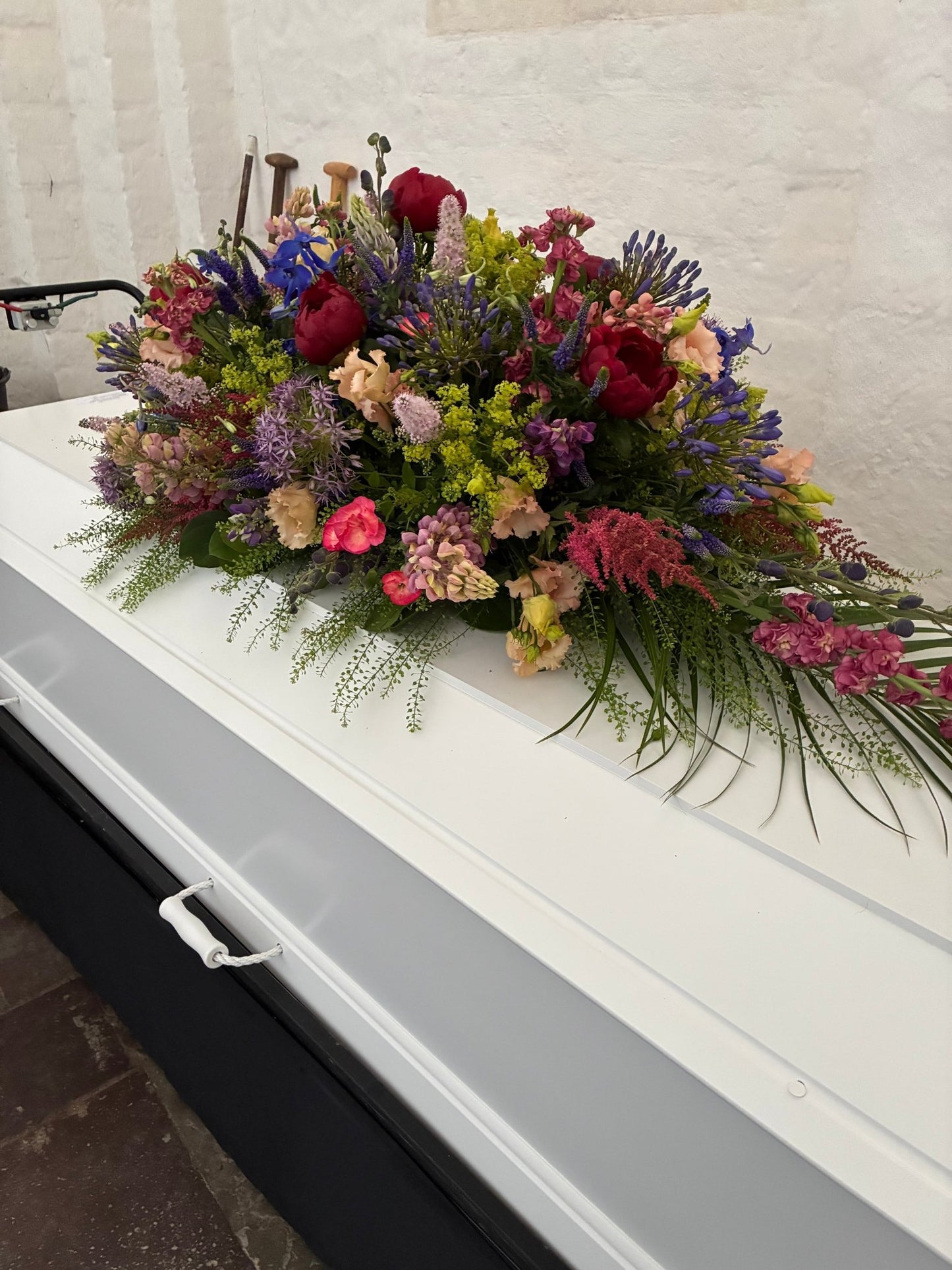 Kistedekoration - Frk. Mollies Blomsterværksted