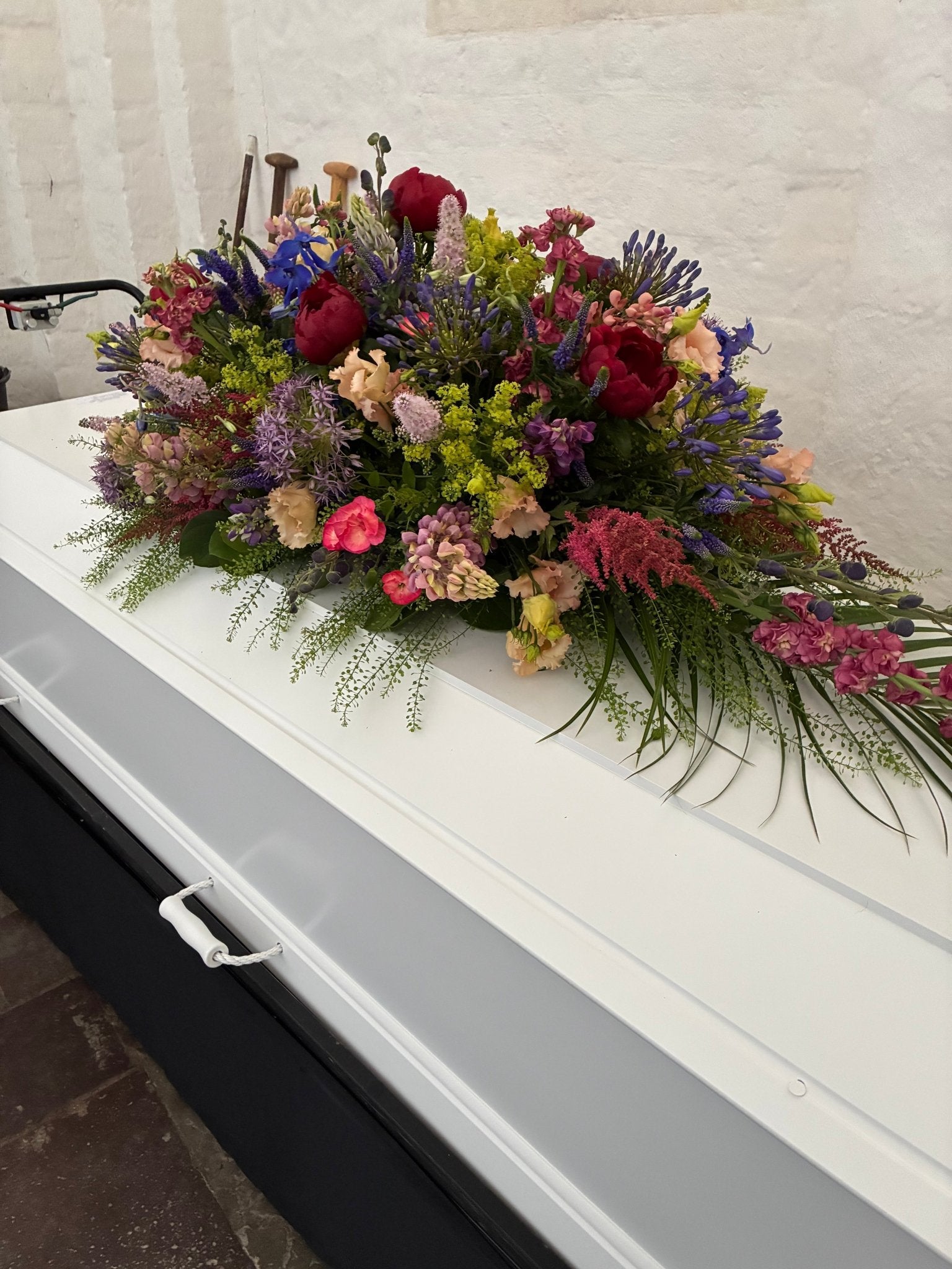 Kistedekoration - Frk. Mollies Blomsterværksted