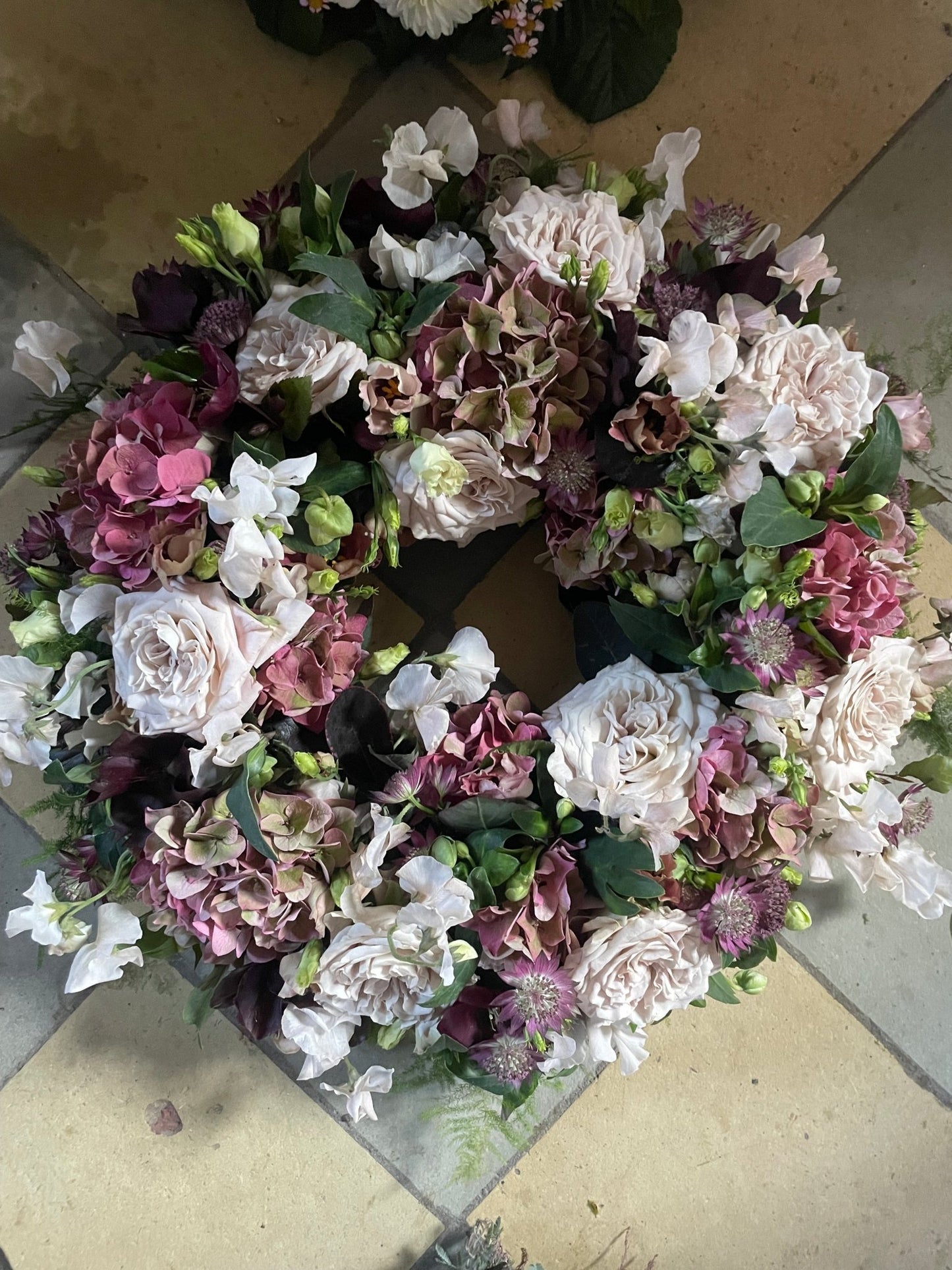 Lav Tæt Buket - Frk. Mollies Blomsterværksted
