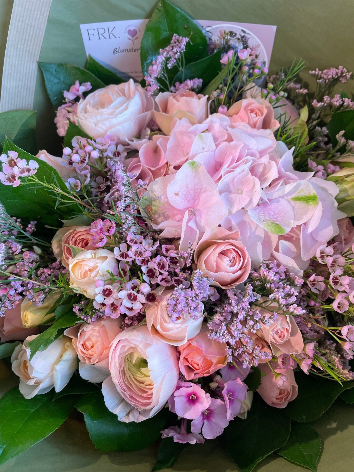 Lav Tæt Buket - Frk. Mollies Blomsterværksted