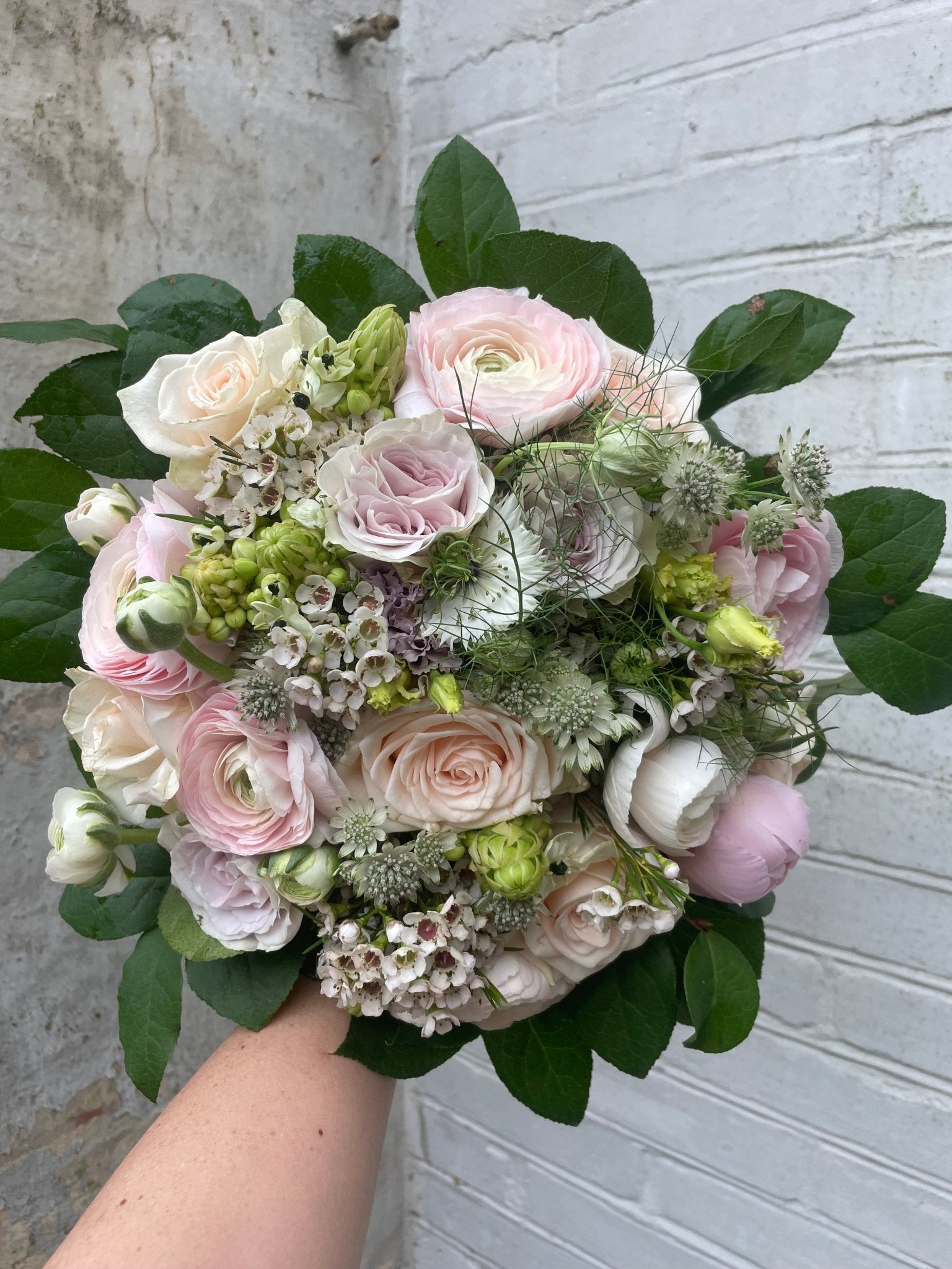 Lav Tæt Buket - Frk. Mollies Blomsterværksted