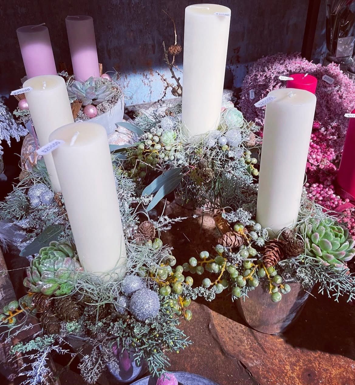 Lys Dekoration med Bloklys - Frk. Mollies Blomsterværksted